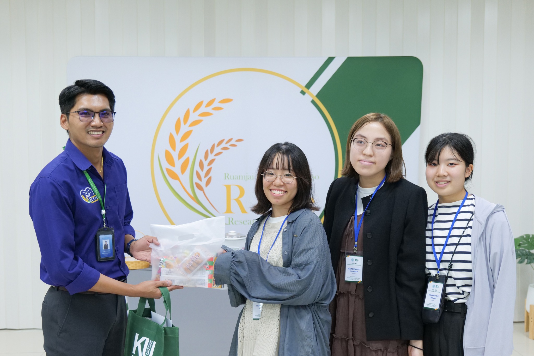 สถานีวิจัยรวมใจพัฒนาความรู้ให้การต้อนรับคณะศึกษาดูงานจากอาจารย์และนิสิต/นักศึกษา มหาวิทยาลัยเกษตรศาสตร์ วิทยาเขตกำแพงแสน และมหาวิทยาลัยนาโกย่า ประเทศญี่ปุ่น