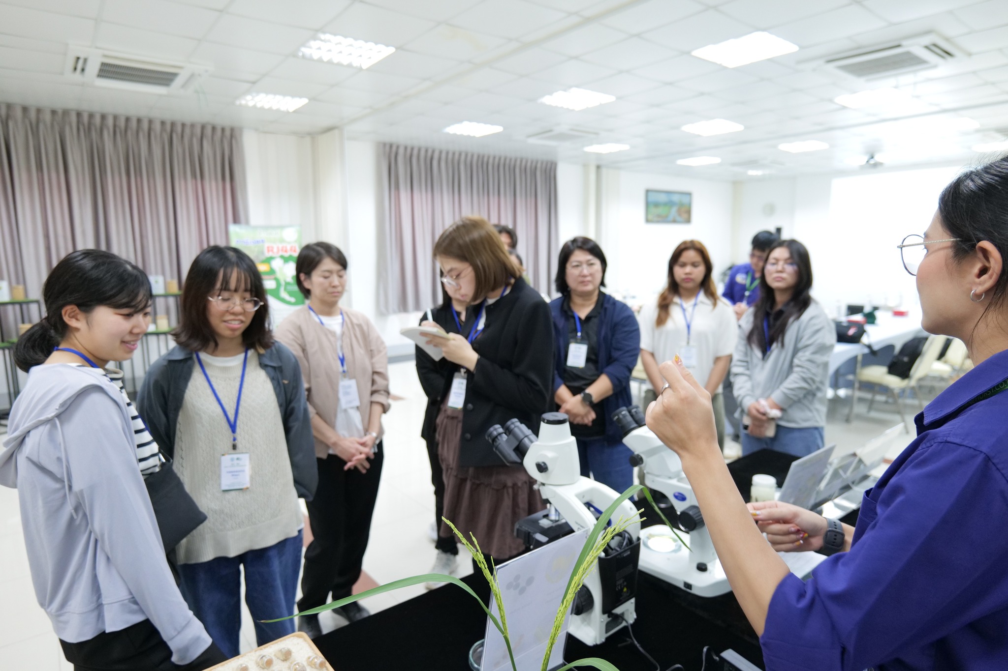สถานีวิจัยรวมใจพัฒนาความรู้ให้การต้อนรับคณะศึกษาดูงานจากอาจารย์และนิสิต/นักศึกษา มหาวิทยาลัยเกษตรศาสตร์ วิทยาเขตกำแพงแสน และมหาวิทยาลัยนาโกย่า ประเทศญี่ปุ่น