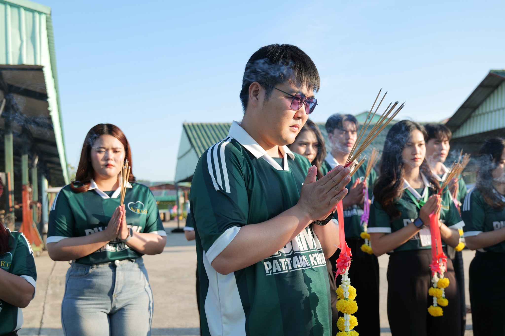 สถานีวิจัยรวมใจพัฒนาความรู้ ได้จัดกิจกรรมสุดพิเศษ "ส่งท้ายปีเก่า ต้อนรับปีใหม่" เพื่อเปลี่ยนวันทำงานให้เป็นวันแห่งความสุข
