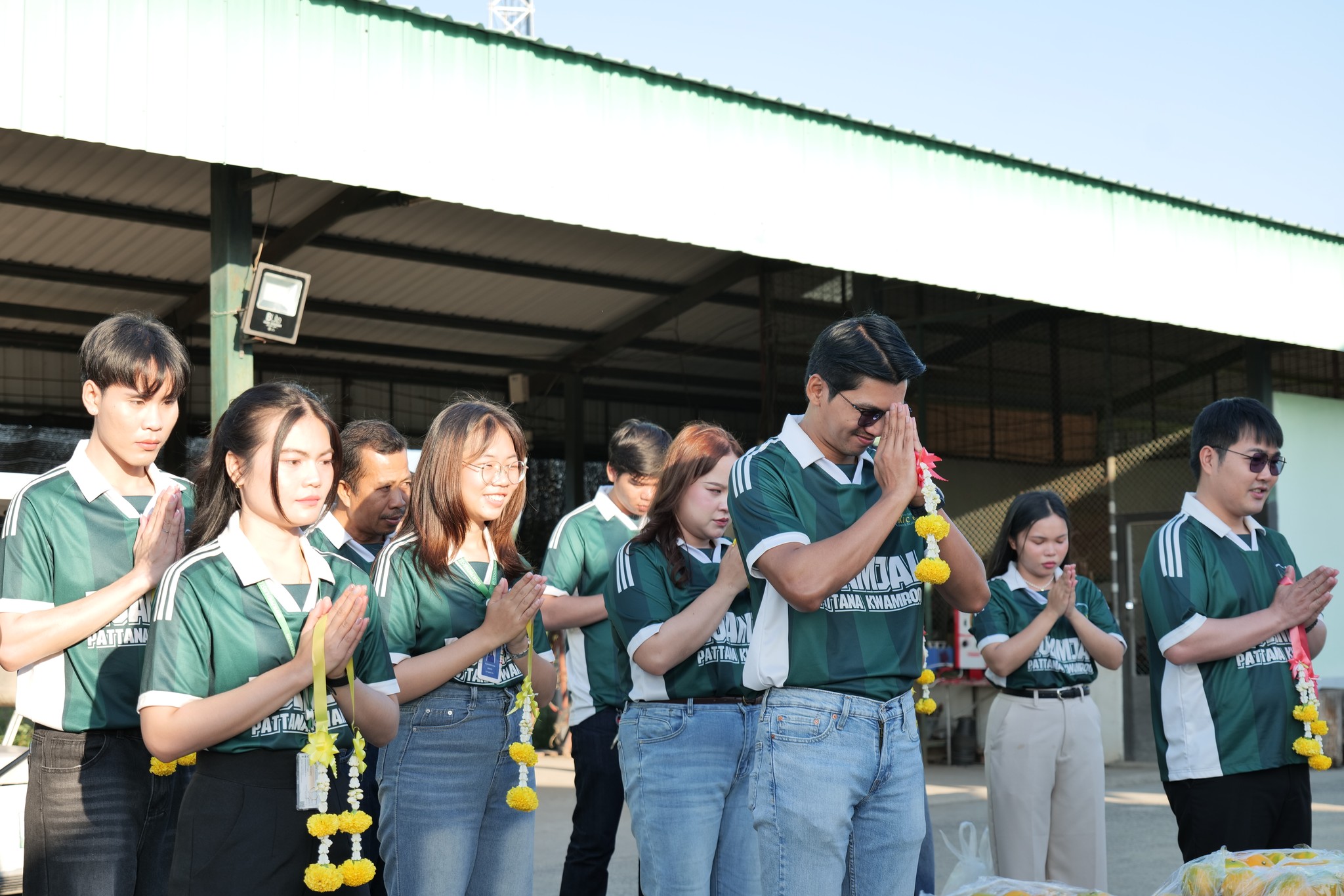 สถานีวิจัยรวมใจพัฒนาความรู้ ได้จัดกิจกรรมสุดพิเศษ "ส่งท้ายปีเก่า ต้อนรับปีใหม่" เพื่อเปลี่ยนวันทำงานให้เป็นวันแห่งความสุข