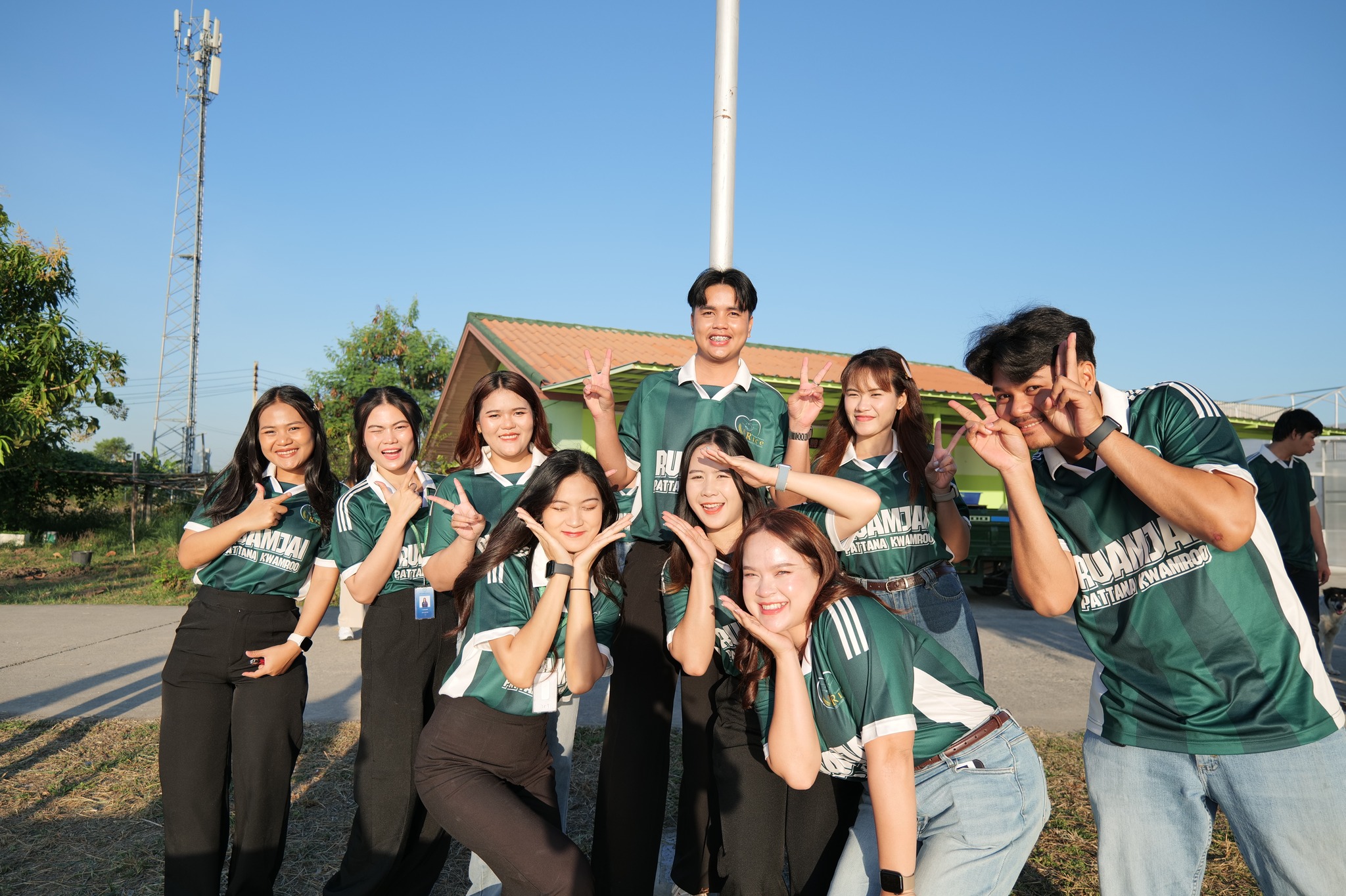 สถานีวิจัยรวมใจพัฒนาความรู้ ได้จัดกิจกรรมสุดพิเศษ "ส่งท้ายปีเก่า ต้อนรับปีใหม่" เพื่อเปลี่ยนวันทำงานให้เป็นวันแห่งความสุข