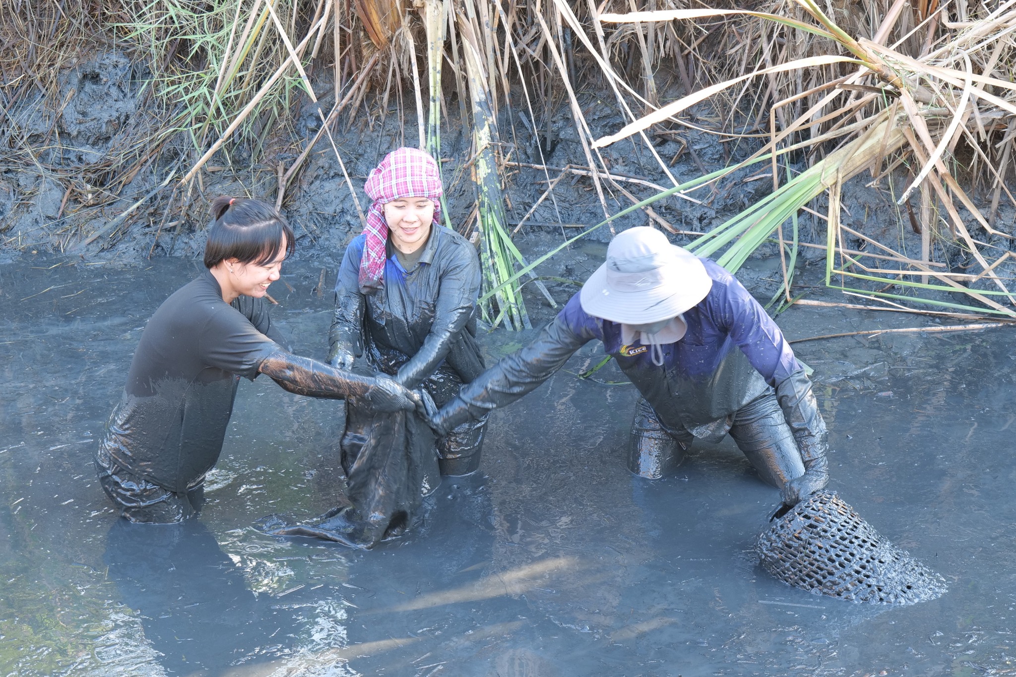 กิจกรรมขุดลอกบ่อประจำปี ต้อนรับปีใหม่