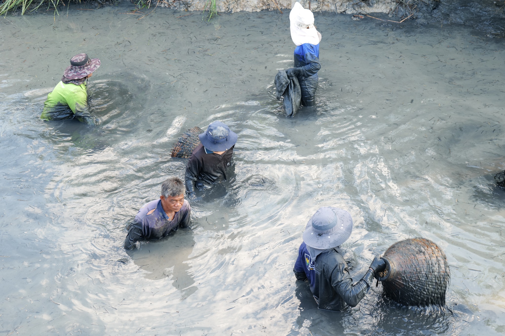 กิจกรรมขุดลอกบ่อประจำปี ต้อนรับปีใหม่