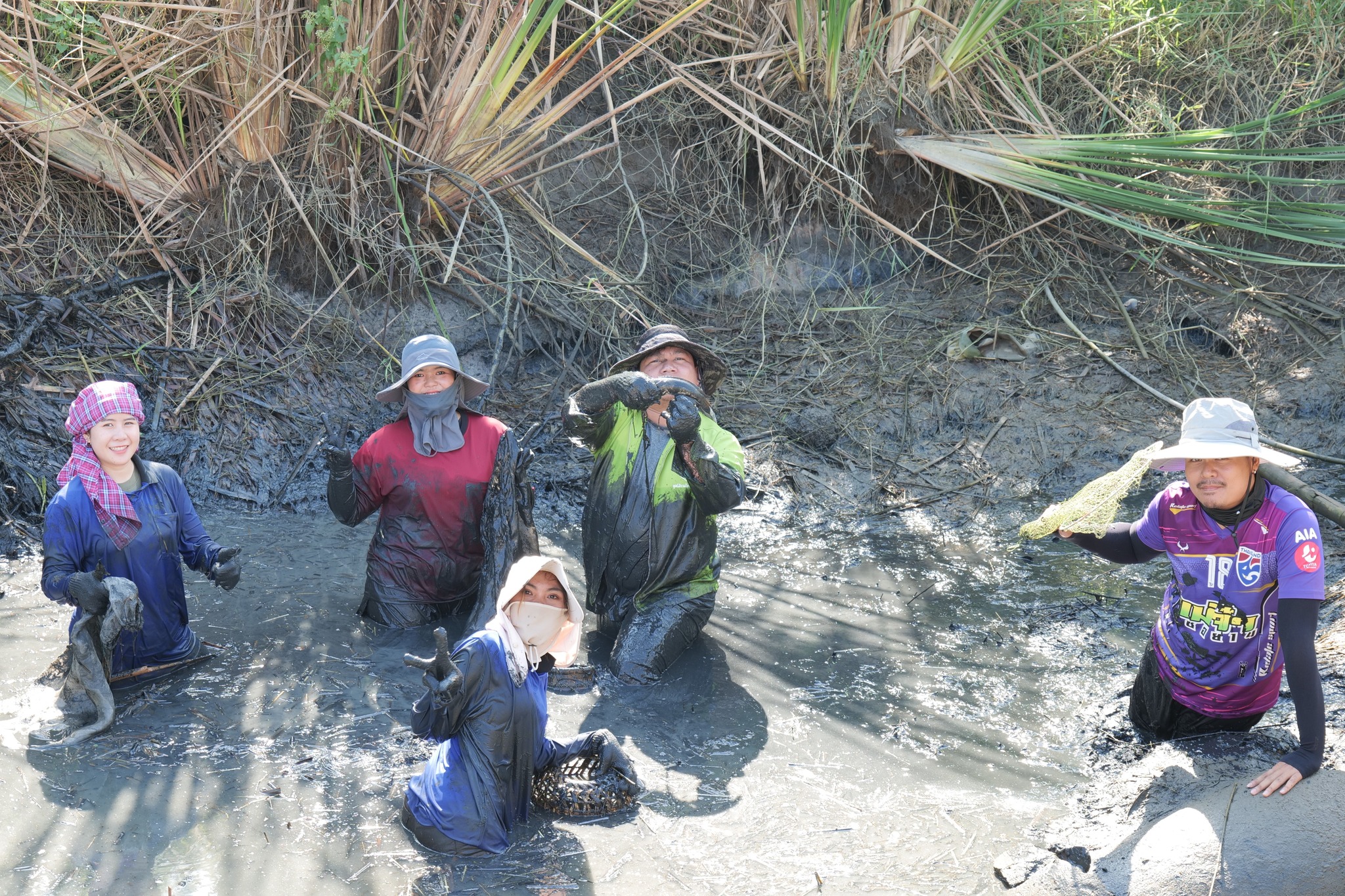 กิจกรรมขุดลอกบ่อประจำปี ต้อนรับปีใหม่