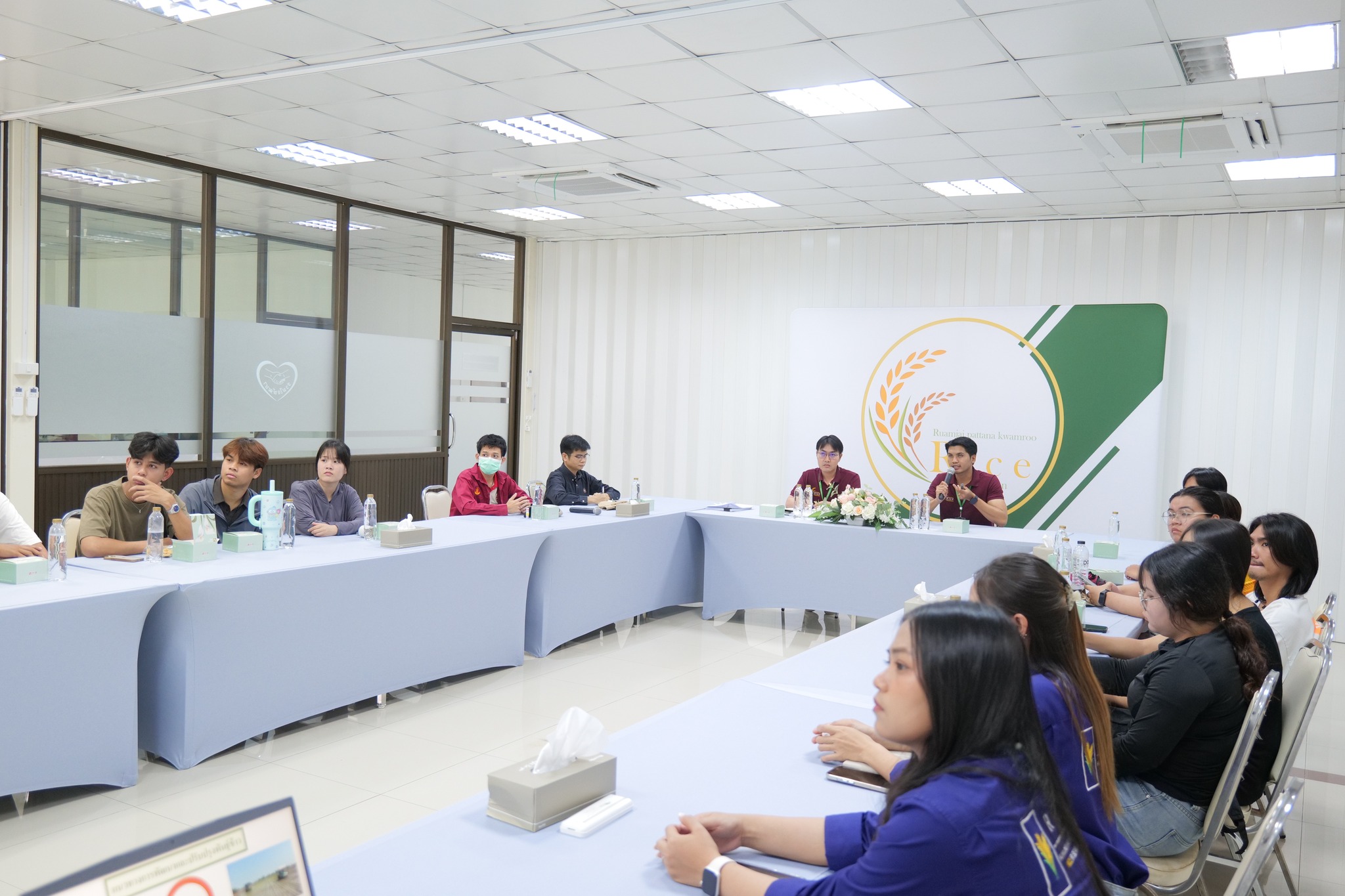 ยินดีต้อนรับคณะศึกษาดูงาน จากคณะวิทยาศาสตร์และเทคโนโลยี มหาวิทยาลัยธรรมศาสตร์ ศูนย์รังสิต